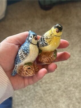 Source Unknown Blue and Yellow Ceramic Bird Salt and Pepper Shakers